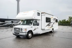 2014 Winnebago Access 31J | Thumbnail Photo 9 of 38