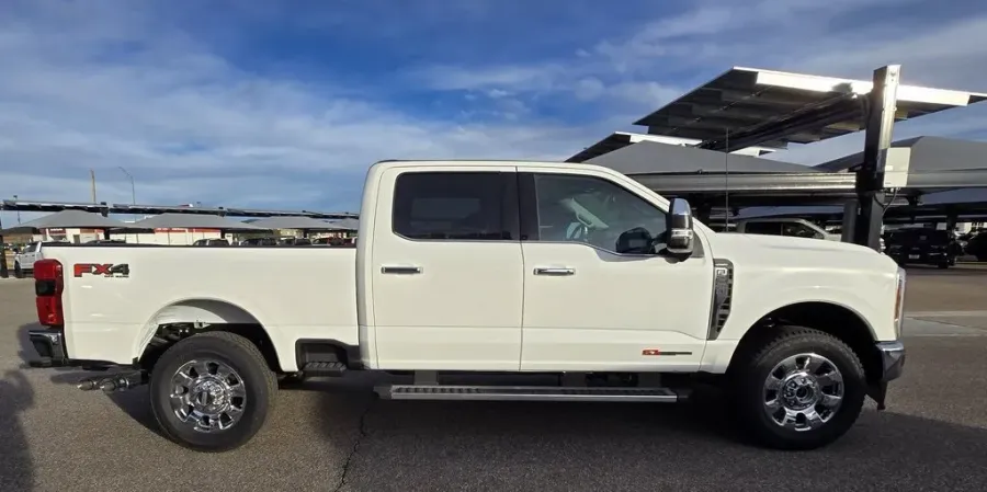 2026 Ford Super Duty F-250 | Photo 4 of 38