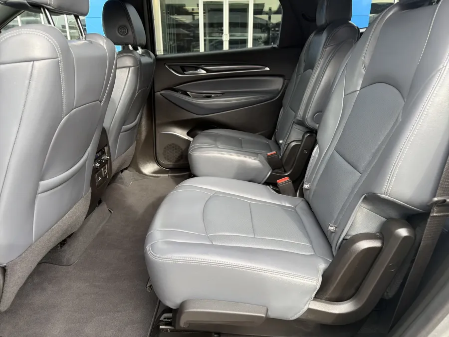 2023 Buick Enclave Premium | Photo 11 of 25