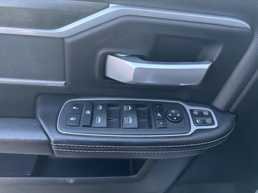 2024 RAM 2500 Big Horn | Photo 11 of 19