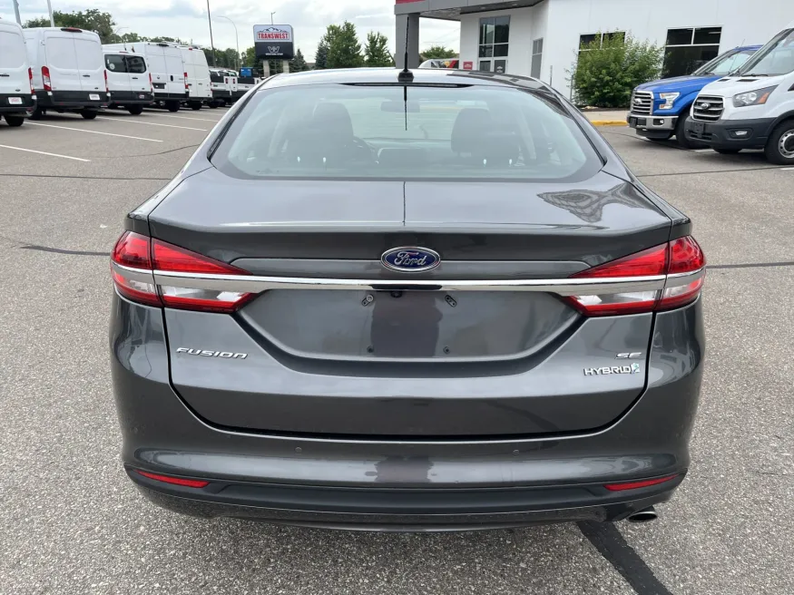 2018 Ford Fusion | Photo 12 of 19