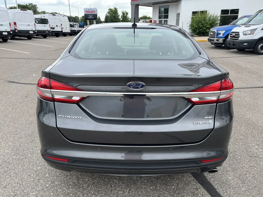 2018 Ford Fusion | Photo 12 of 19