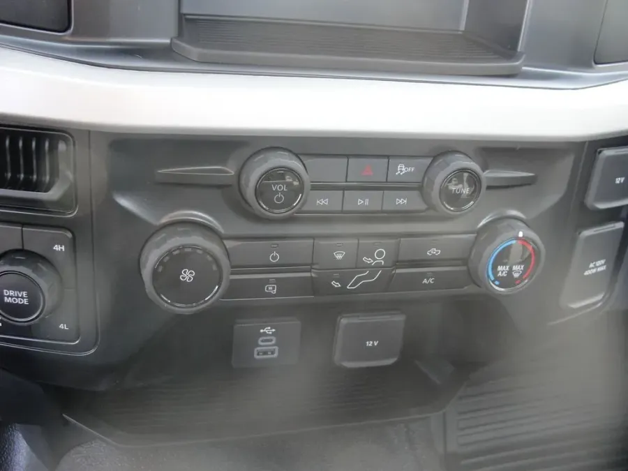 2026 Ford Super Duty F-250 XL | Photo 9 of 13