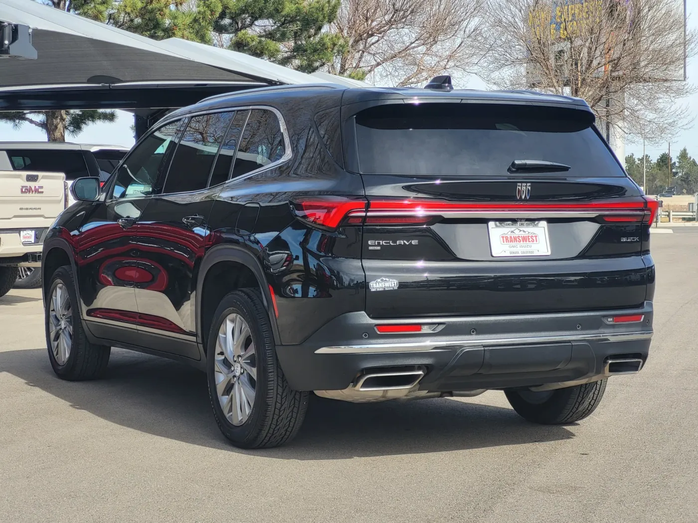 2025 Buick Enclave Preferred | Photo 4 of 24