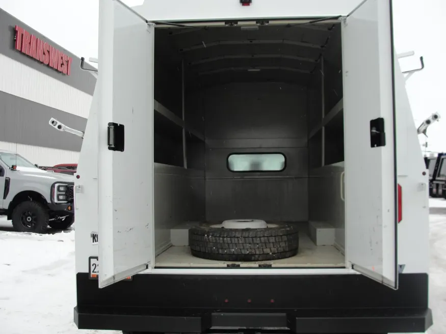 2020 Ford F-450 | Photo 5 of 14