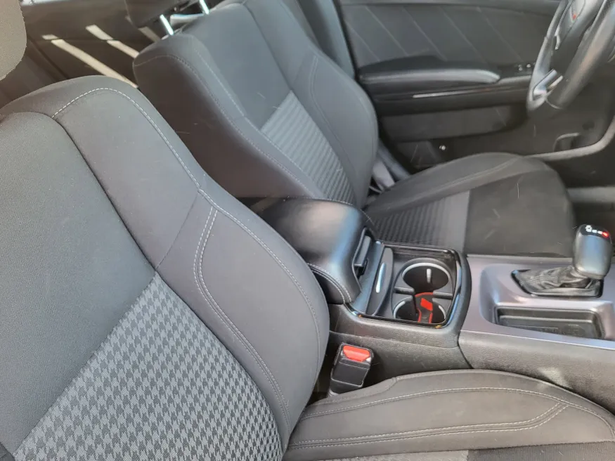 2018 Dodge Charger GT | Photo 17 of 35