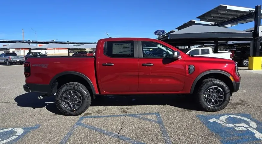 2025 Ford Ranger | Photo 4 of 29