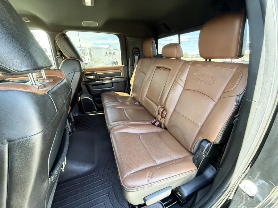 2019 RAM 2500 Laramie Longhorn | Photo 10 of 21