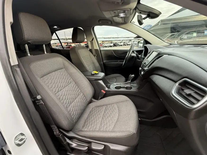 2021 Chevrolet Equinox | Photo 24 of 28