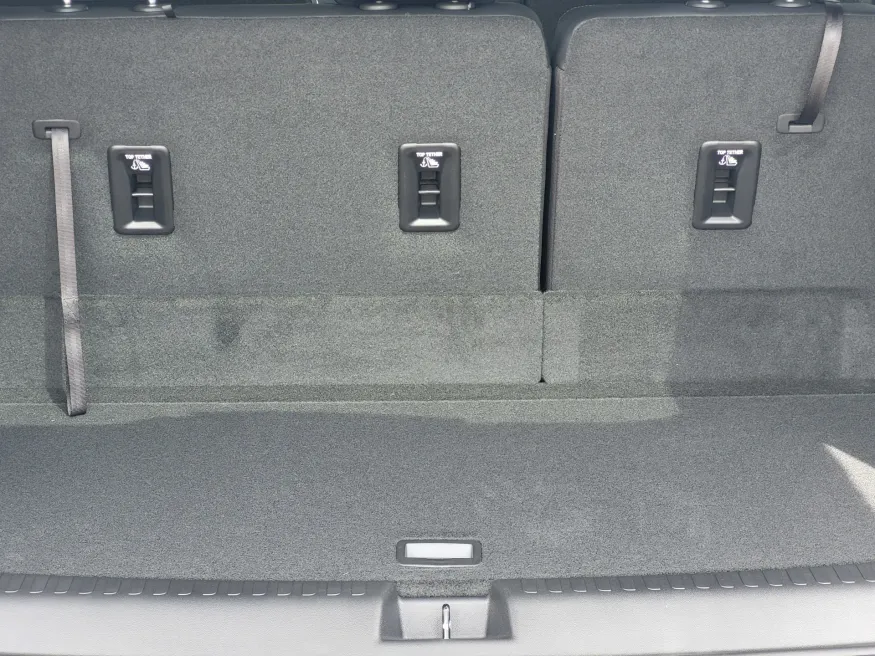 2026 GMC Acadia AT4 | Photo 25 of 26