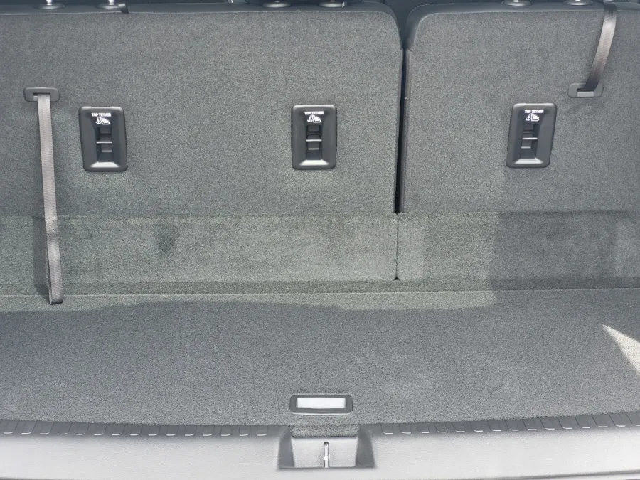 2026 GMC Acadia AT4 | Photo 25 of 26