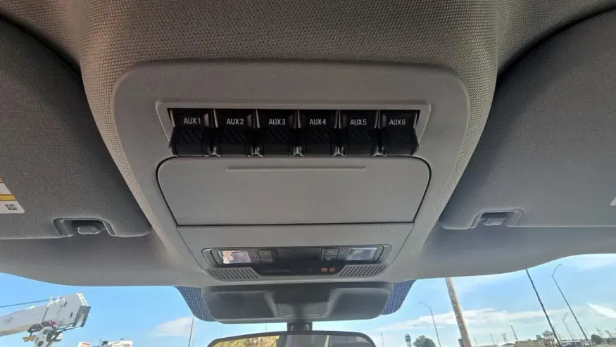 2025 Ford Super Duty F-600 | Photo 24 of 26