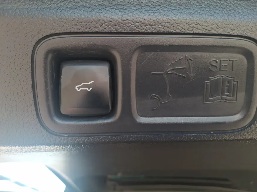 2024 Ford Expedition Max XLT | Photo 9 of 23