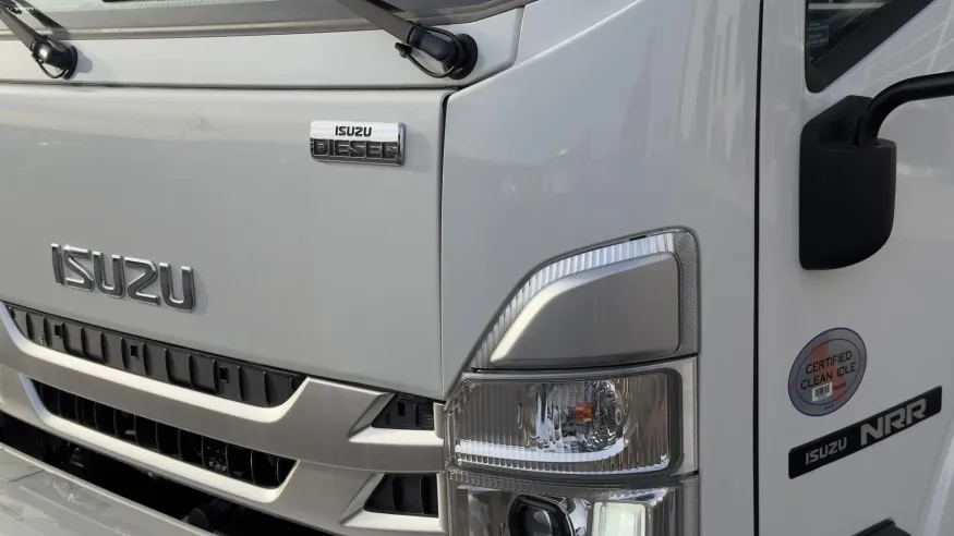 2024 Isuzu NRR | Photo 7 of 17