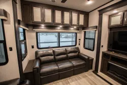 2022 Coachmen Brookstone 398MBL | Thumbnail Photo 10 of 27