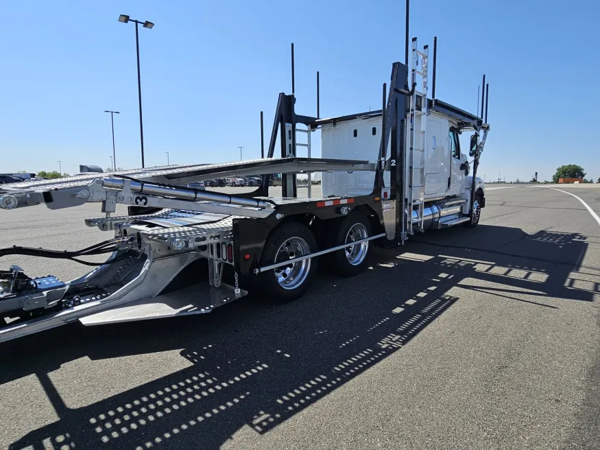2025 Western Star 49X | Photo 8 of 41