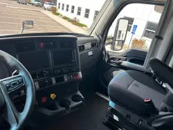 2022 Kenworth T680 | Thumbnail Photo 12 of 15