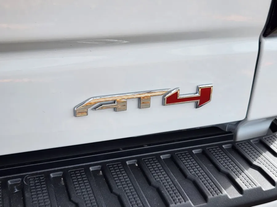 2026 GMC Sierra 1500 AT4 | Photo 14 of 31