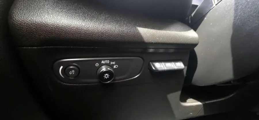 2021 Buick Envision | Photo 13 of 31