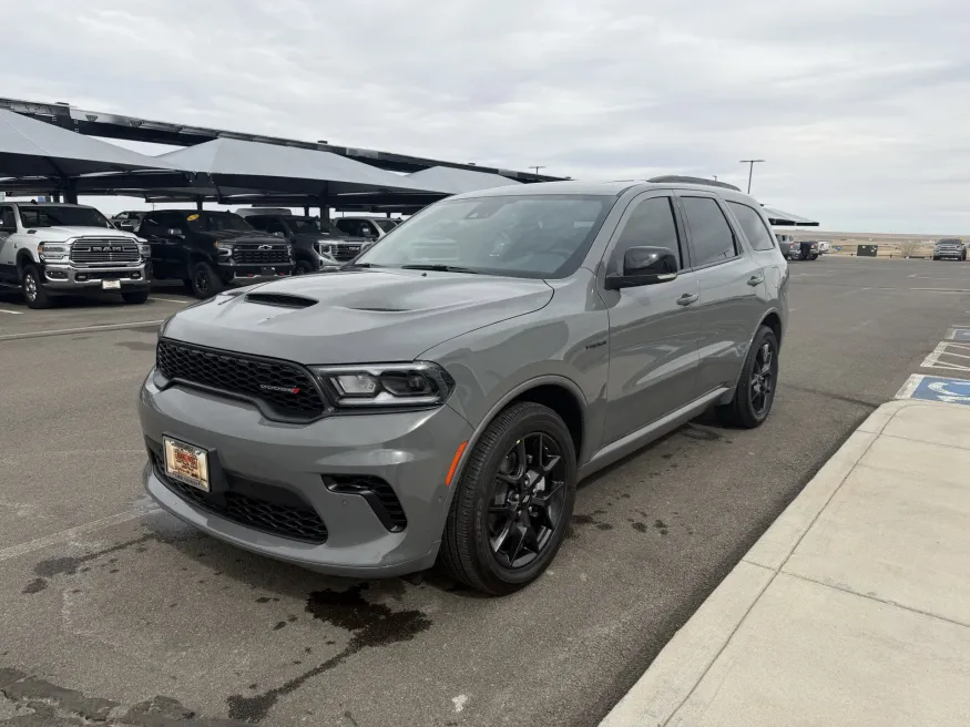 2026 Dodge Durango GT Plus HEMI V8 | Photo 3 of 21