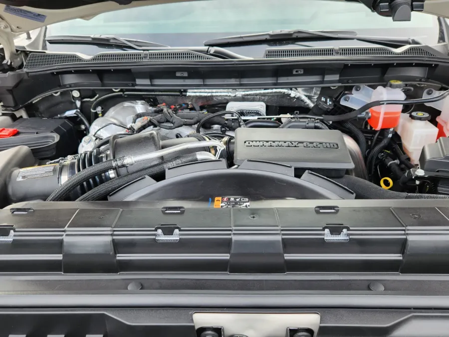 2026 GMC Sierra 2500HD AT4 | Photo 15 of 27