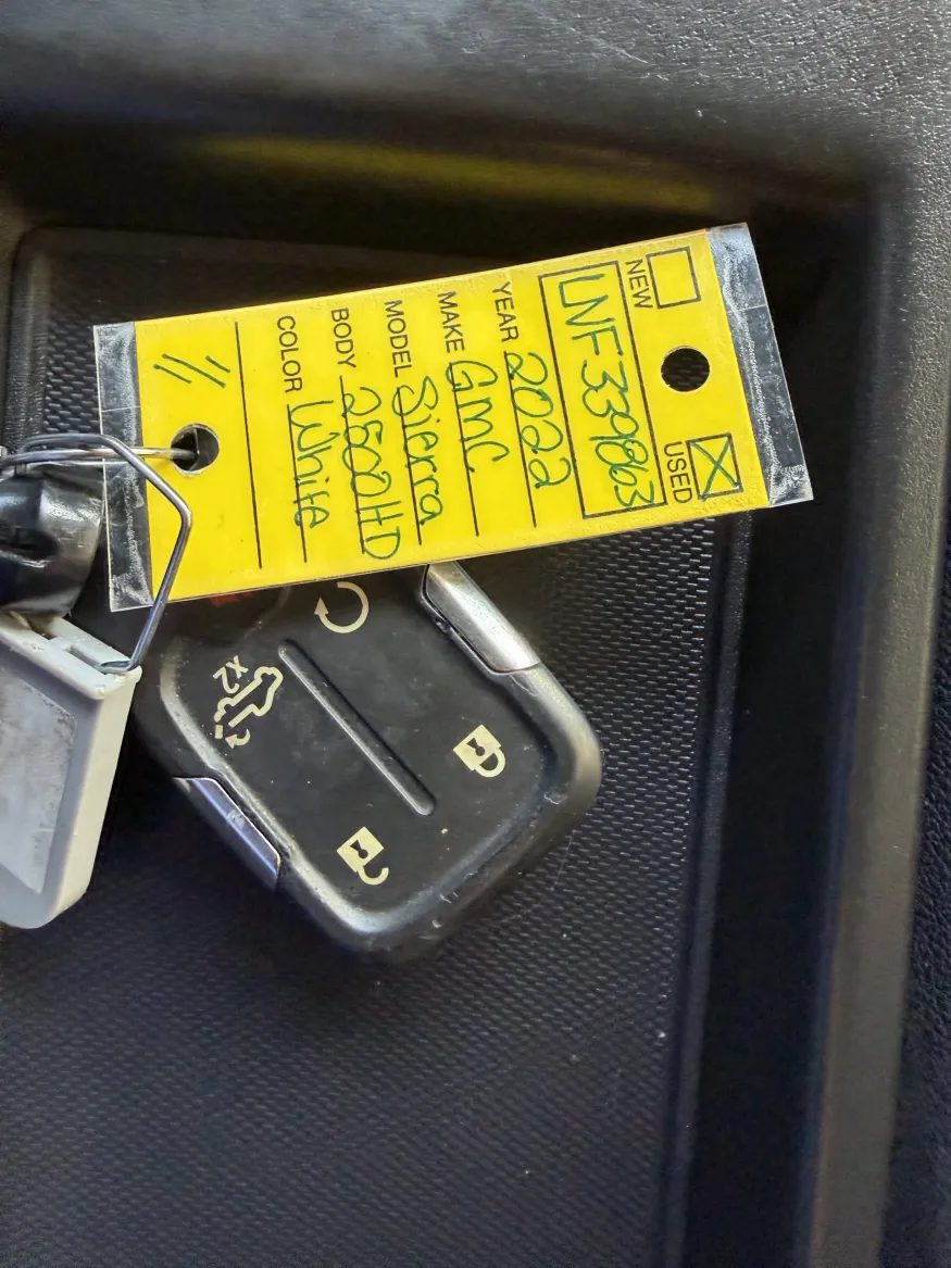 2022 GMC Sierra 2500HD SLE | Photo 17 of 18