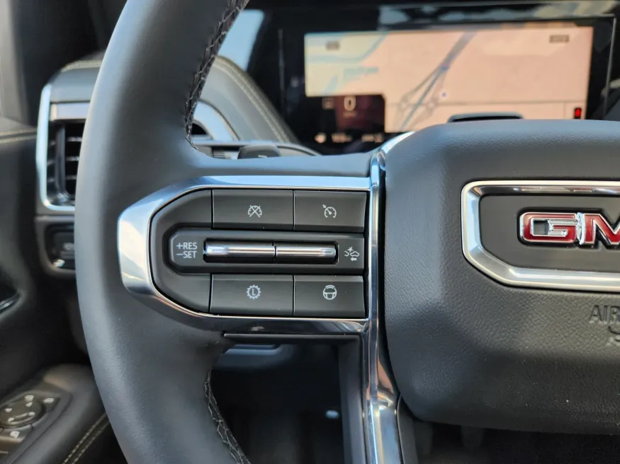 2025 GMC Yukon XL Elevation | Photo 26 of 33