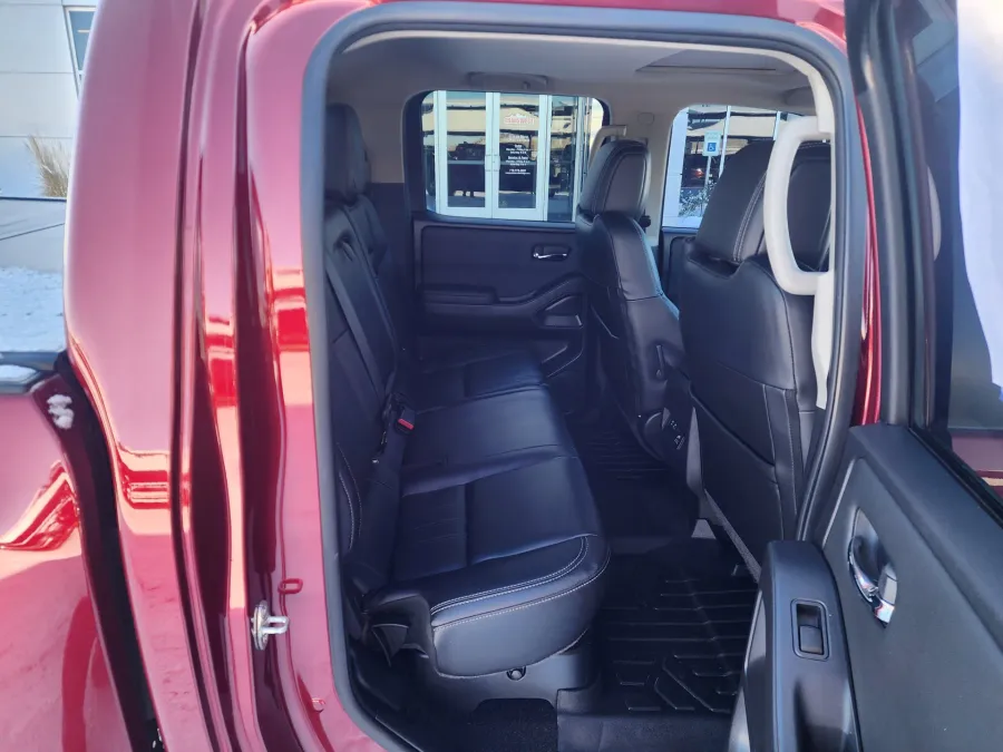 2022 Nissan Frontier SV | Photo 16 of 25