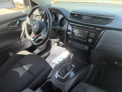 2017 Nissan Rogue S | Thumbnail Photo 5 of 17