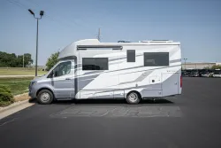 2026 Tiffin Wayfarer 25XLW | Thumbnail Photo 1 of 16