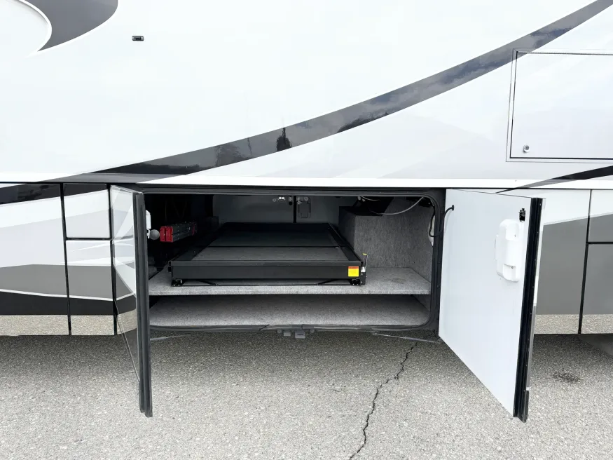 2010 Itasca Ellipse 42AD | Photo 23 of 29