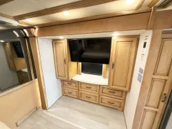 2023 Newmar Dutch Star 3736 | Thumbnail Photo 15 of 30