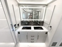 2026 Newmar King Aire 4531 | Thumbnail Photo 21 of 35