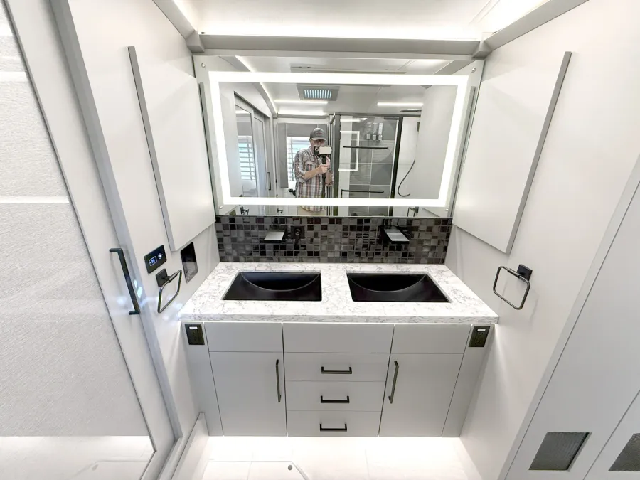 2026 Newmar King Aire 4531 | Photo 21 of 35