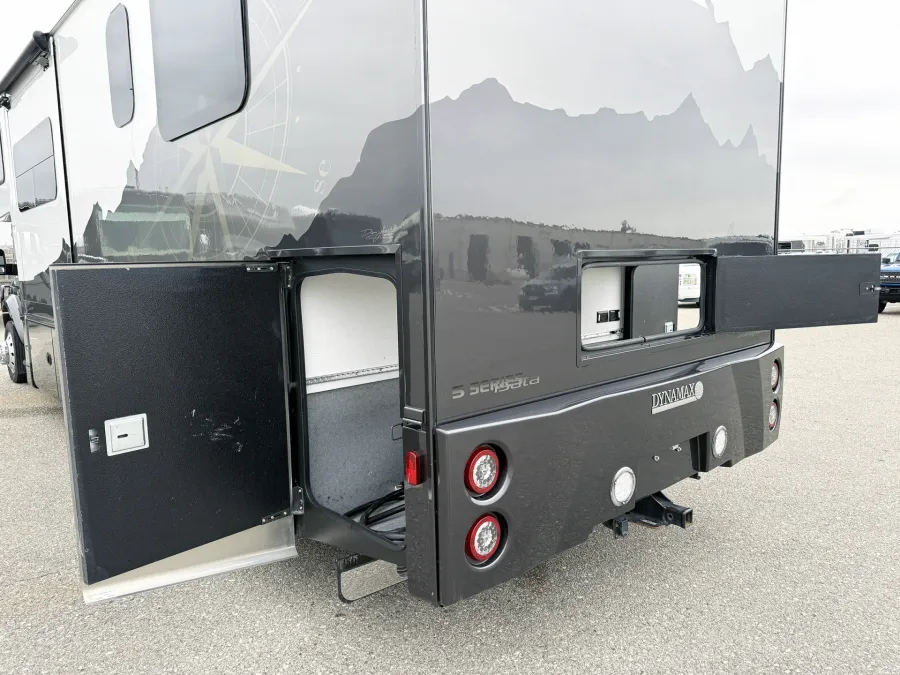 2024 Dynamax Isata 28SS | Photo 22 of 24