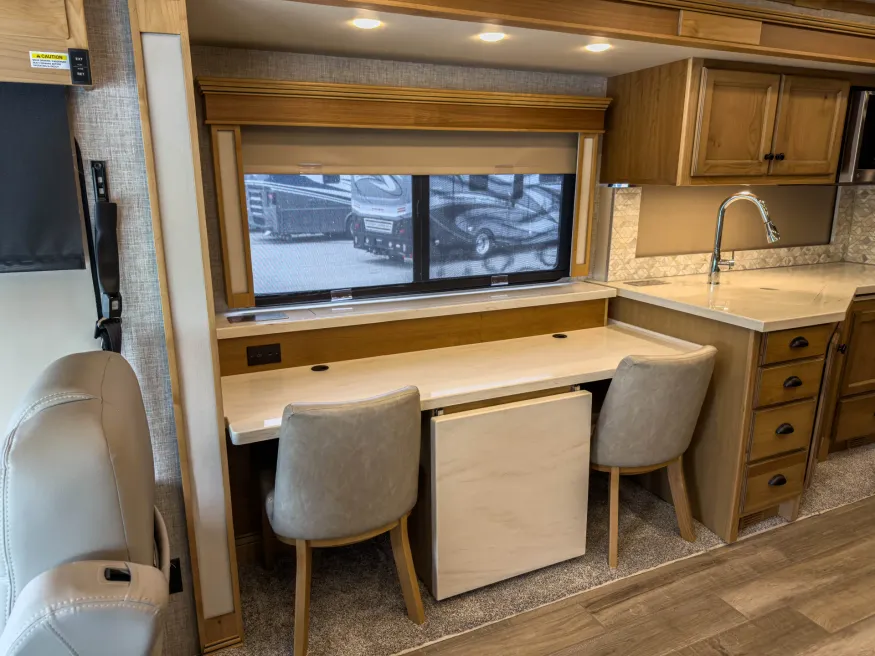 2023 Tiffin Allegro Red 33AA | Photo 13 of 25