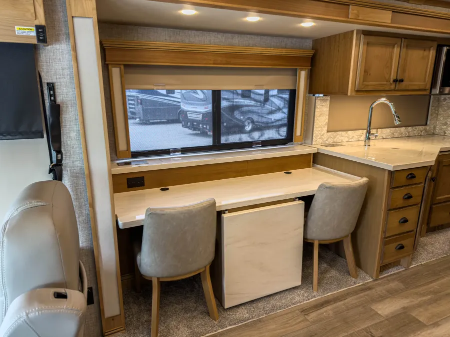 2023 Tiffin Allegro Red 33AA | Photo 13 of 25