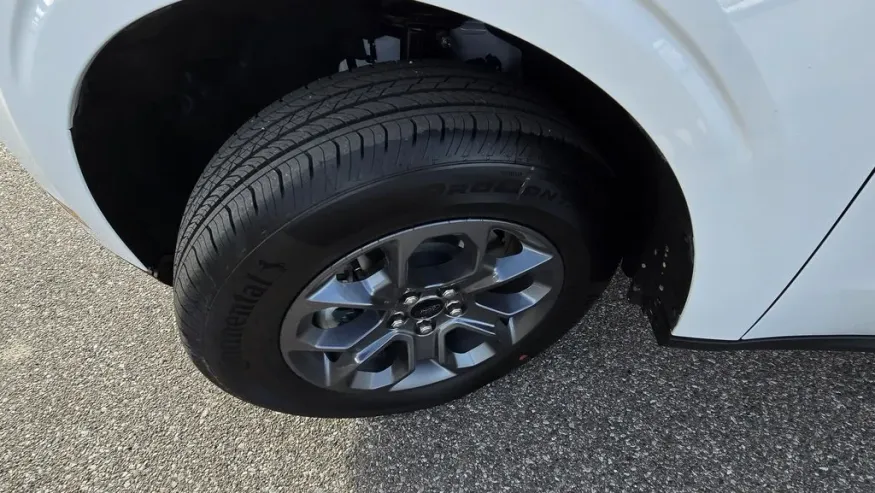 2026 Ford Maverick | Photo 15 of 36