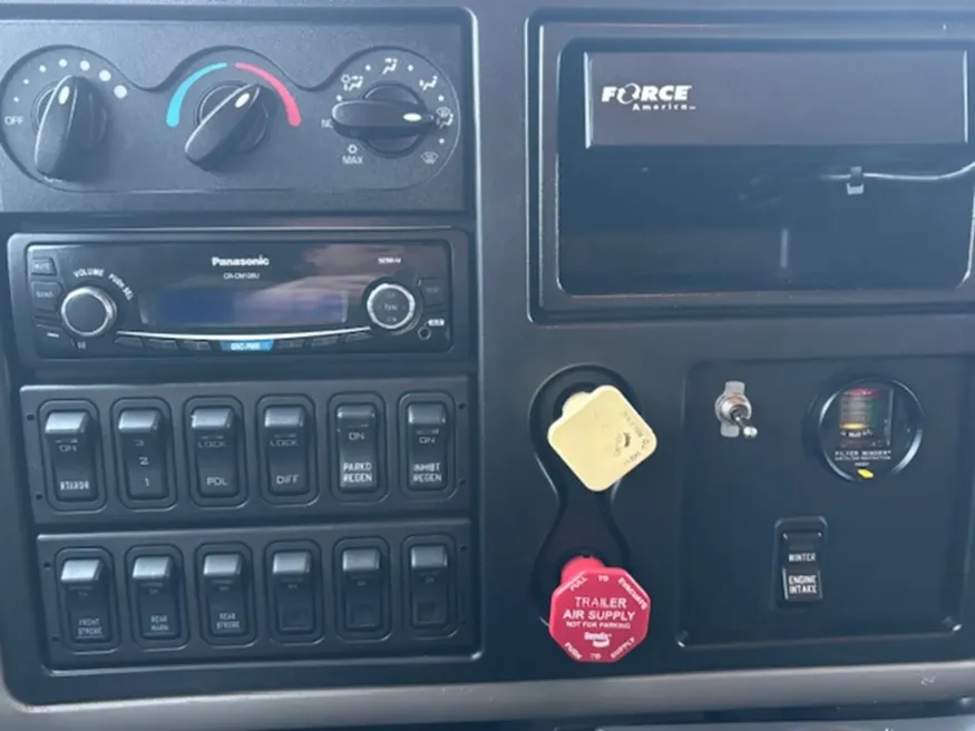2012 International 7600 | Photo 11 of 14