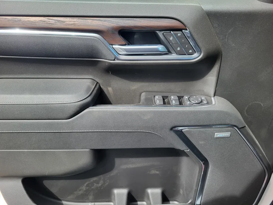 2026 GMC Sierra 1500 SLT | Photo 19 of 26