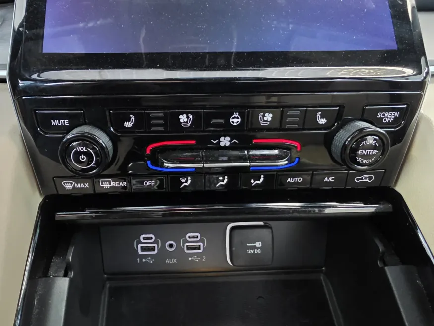 2023 Jeep Grand Cherokee L Limited | Photo 27 of 29