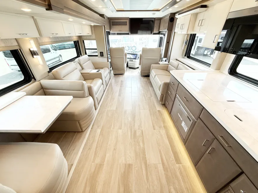 2026 Newmar Mountain Aire 4118 | Photo 4 of 5