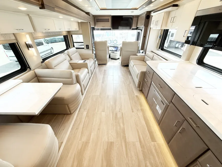 2026 Newmar Mountain Aire 4118 | Photo 4 of 5