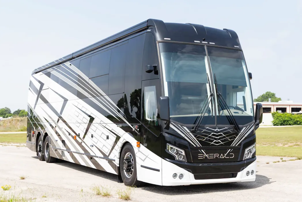 2027 Emerald Luxury Coaches Prevost H3-45 Quad Slide 