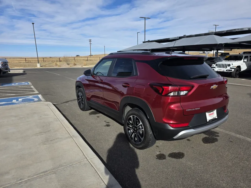 2025 Chevrolet Trailblazer LT | Photo 5 of 22