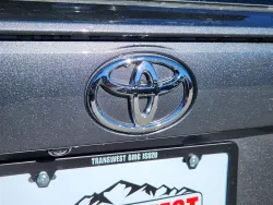 2025 Toyota RAV4 Hybrid XLE | Thumbnail Photo 14 of 30