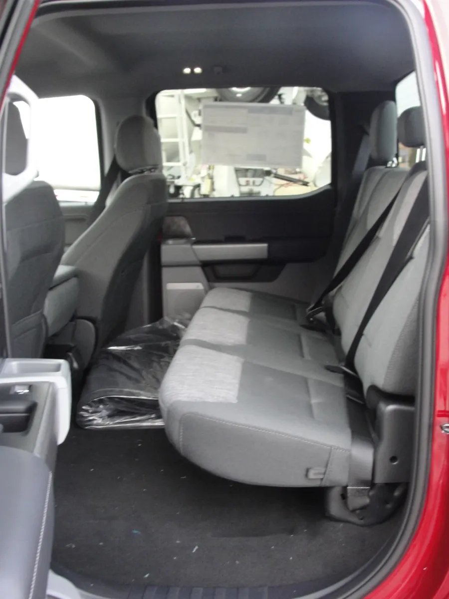 2026 Ford F-250 | Photo 10 of 13