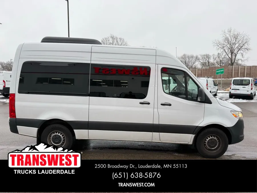2024 Mercedes Benz Sprinter 2500 Passenger 144 WB | Photo 5 of 21