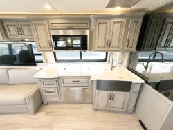 2025 Newmar Dutch Star 4369 | Thumbnail Photo 11 of 33