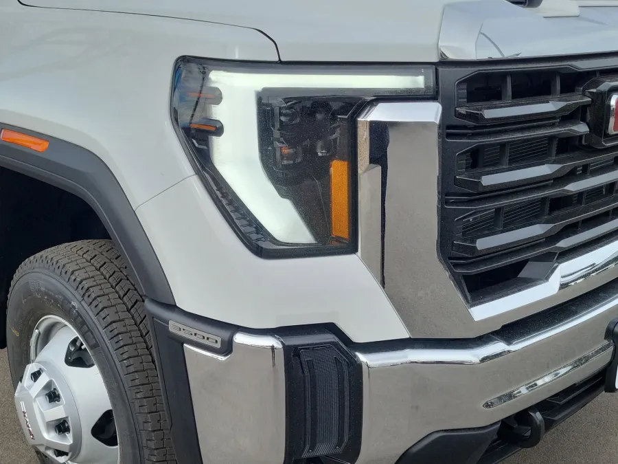 2026 GMC Sierra 3500HD CC Pro | Photo 5 of 24